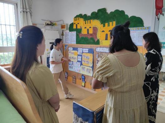 230607以儿童视角 创生动环境——栖霞幼儿园儿童表征墙专项评比活动_html_216bd210.jpg