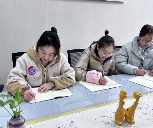 20240315对话环境观察幼儿——栖霞幼儿园翡翠天悦园幼儿园环境创设学习活动_html_7884781b.jpg