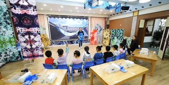 221027创意美术再实践 教研活动共成长——栖霞幼儿园五福园业务学习之南京市幼儿园美术领域观摩研讨线上活动_html_m6b114069.jpg