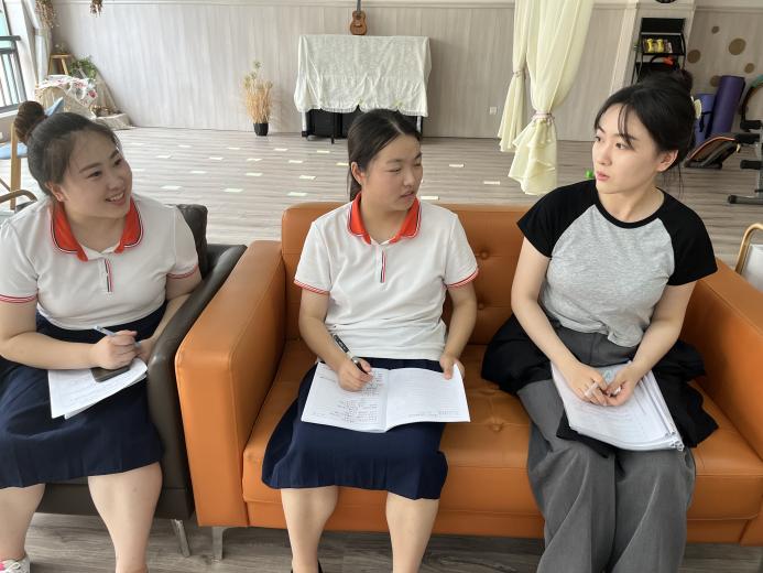 230628回顾艺术之路 总结助力成长——栖霞幼儿园石埠湾园艺术组教研活动 朱美安_html_273fbbc4.jpg