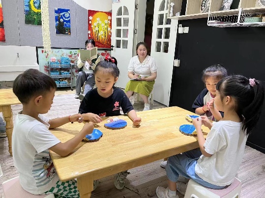 230526聚焦师幼互动  巧促幼儿发展——栖霞幼儿园石埠湾园艺术教研组研训 李静雯_html_1b660c66.jpg