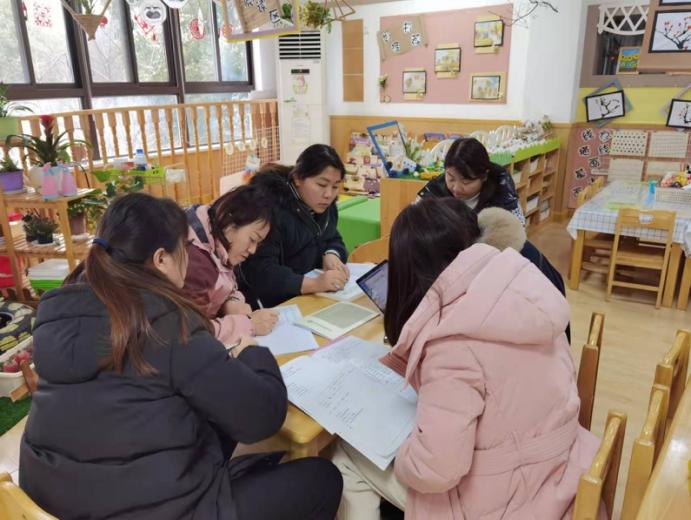  【枫香栖幼】研途有你 共促成长  ——栖霞幼儿园五福园中班年级组《生日列车》课程审议