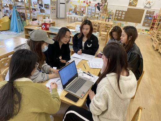  【枫香栖幼】聚焦审议 共思共享  ——栖幼翡翠天域园小班年级组疫情居家线上生活指导会议