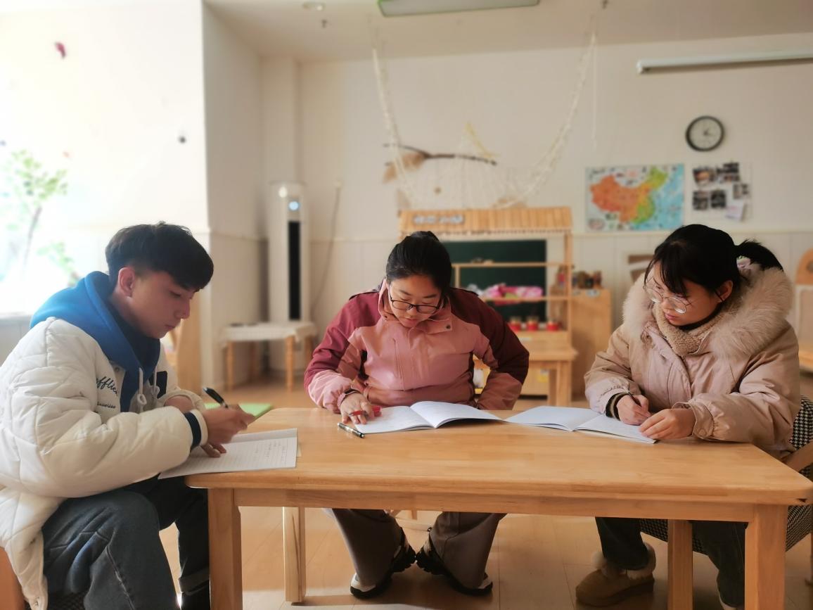  【枫香栖幼】聚焦审议 提升品质  ——栖霞幼儿园翡翠天域园大班年级组课程审议活动