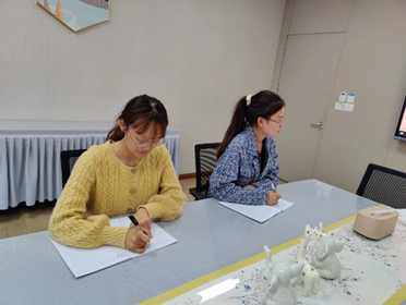 221018 幼儿成长 跃然纸上---栖霞幼儿园翡翠天悦园参加教师成长档案培训_html_m25f17f89.png