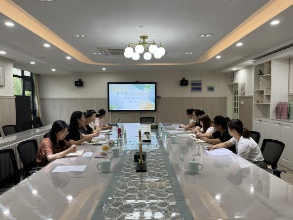 230822芳华待灼 砥砺深耕——栖霞幼儿园后勤部门新学期计划交流及工作布置会_html_m40439193.jpg