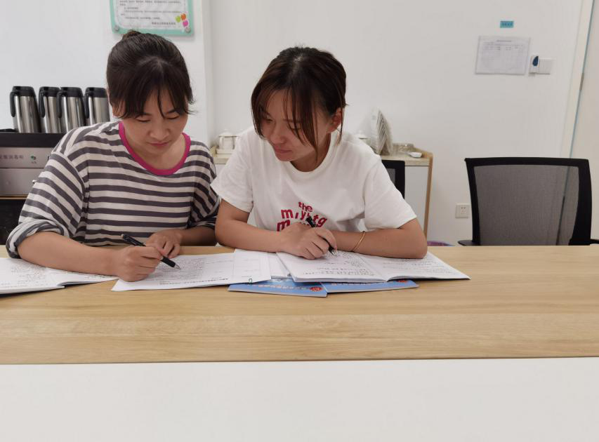 【课程审议】落实课程审议 深化课程价值 ——栖霞幼儿园翡翠天域园大班年级组课程中审议活动