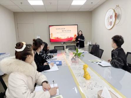 221202宪法在我心  守法我先行—栖霞幼儿园翡翠天悦园宪法学习活动_html_m6623264c.jpg