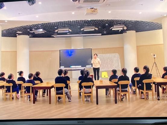 221130快乐玩中学——栖幼翡翠天悦园参加”幼儿园综合课程“专场推进培训活动_html_m532cf8c7.jpg