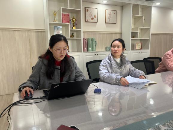 250318聚焦游戏 做“慧”听的老师——栖霞幼儿园石埠湾园园本研训活动（二）_html_m2ba63b23.jpg