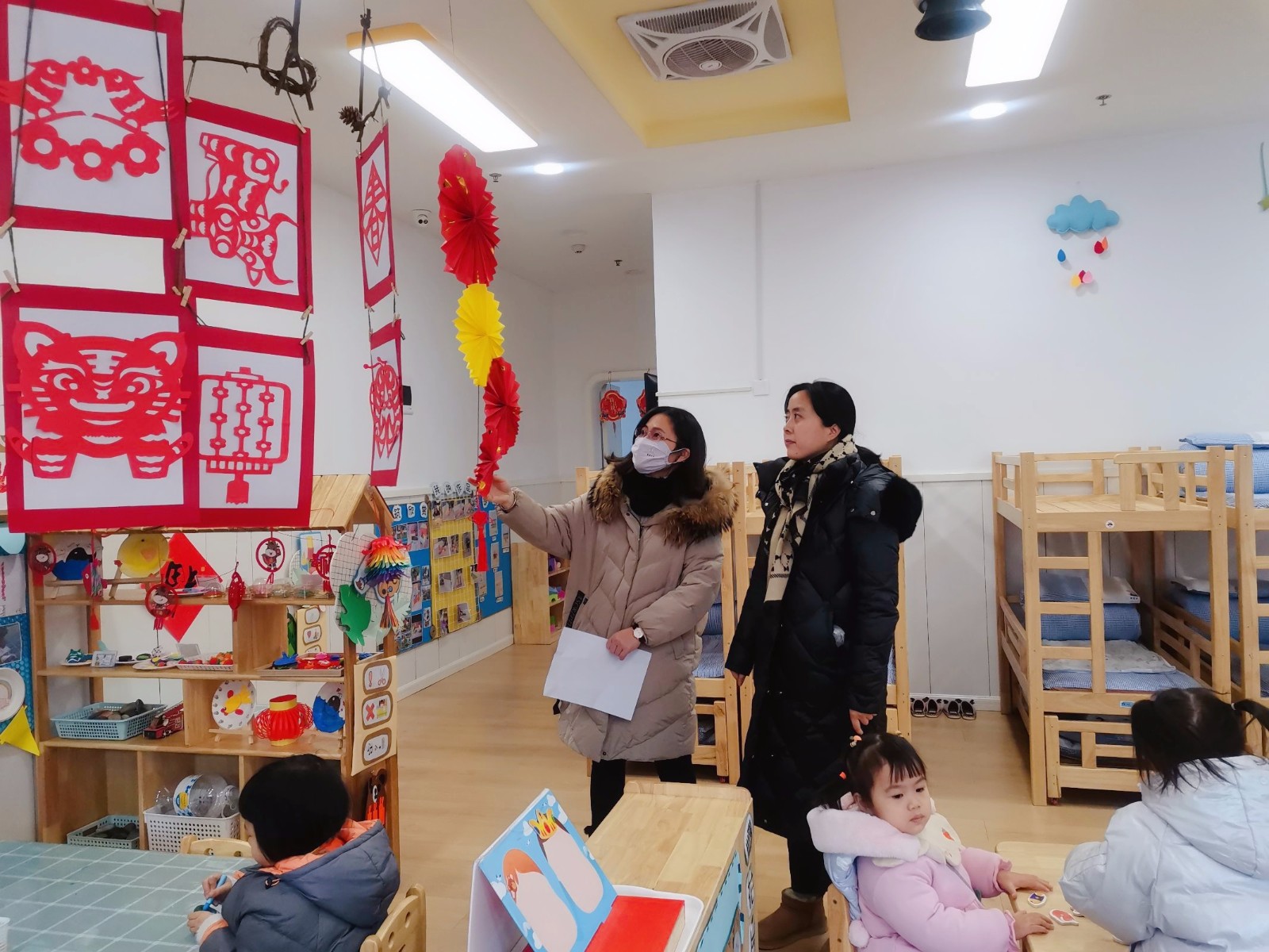 【枫香栖幼】区域展新姿 评比促成长 ——栖霞幼儿园班级美工区区域活动评比