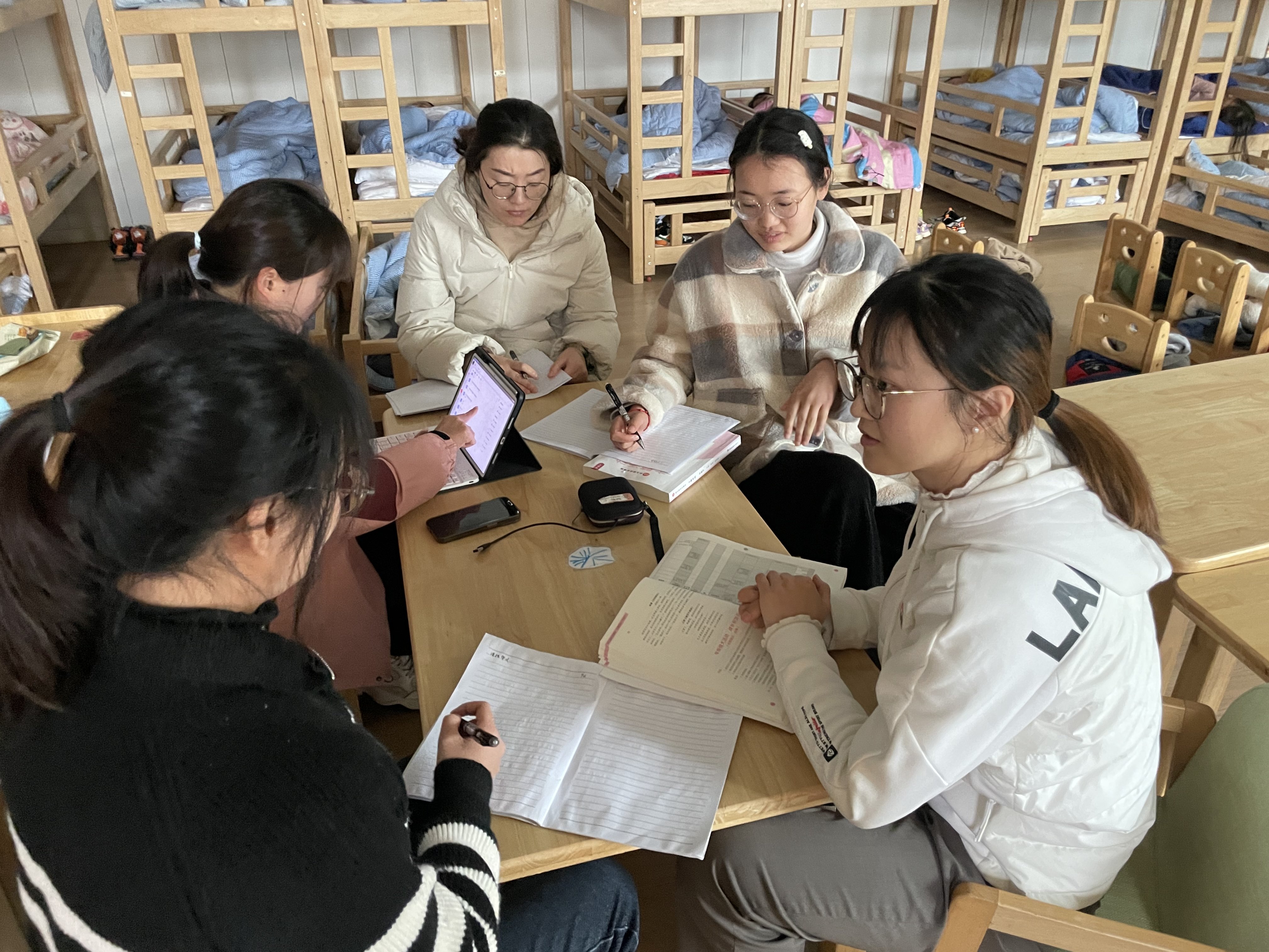 230403精审议 促发展——栖幼翡翠天域园中班年级组课程审议活动_html_114e64b0.jpg