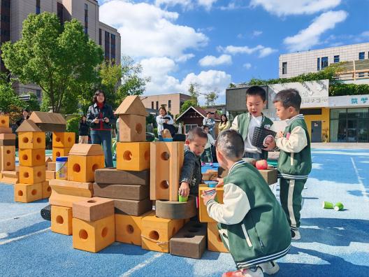 251022携手同行 共绘成长画卷—— 栖霞幼儿园石埠湾园家长开放活动 王旖旎_html_3251b829.jpg