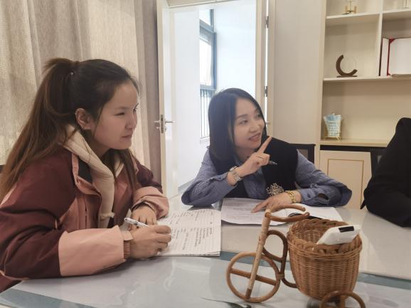 251021深耕 “儿童可持续发展”——栖幼翡翠天域园开展《学前教育法》解读专题研讨_html_75a05a55.jpg