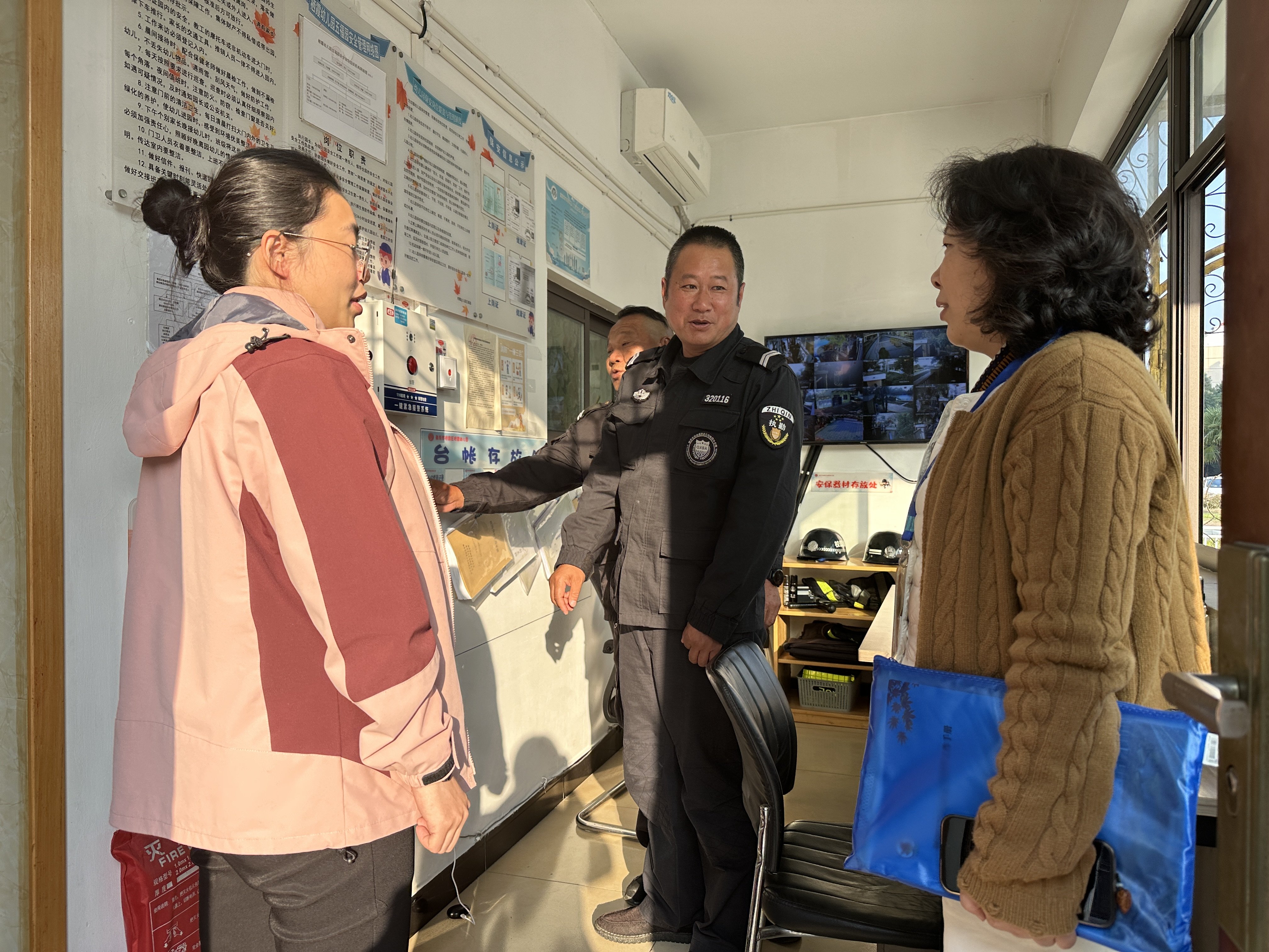 251113聚焦规范保教 力推“去小学化”——栖霞幼儿园五福园迎接十一月“去小学化”督导_html_30a7efa2.jpg