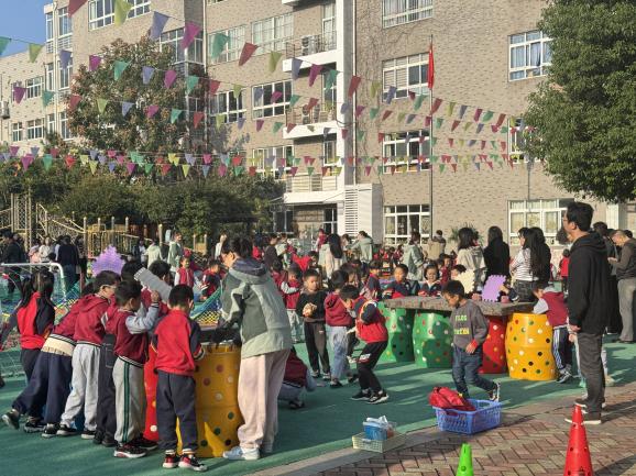241016交流互动促成长 家园共育谱新章——栖霞幼儿园五福园、仙林实验幼儿园共建活动之家长学校活动（三）_html_4c893c91.jpg
