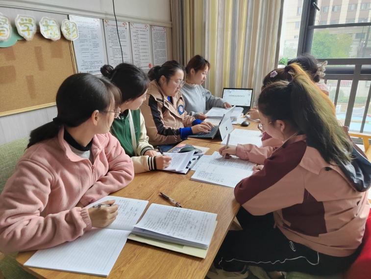 221123聚焦科学目标  创设发展环境——记栖霞幼儿园石埠湾园业务学习活动 万紫薇_html_68cb1974.jpg