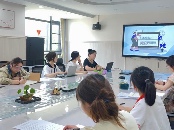 【枫香栖幼】共建网络安全 共享网络文明  ——栖霞幼儿园石埠湾园网络安全培训活动