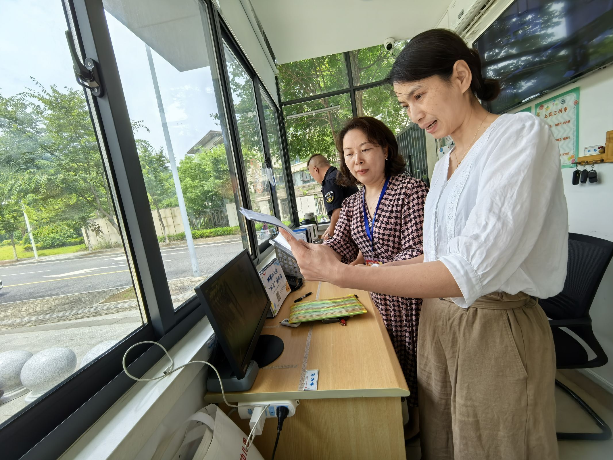 240620 规范挂牌 保障督导——栖霞幼儿园翡翠天域园六月督导_html_m643f1f6e.jpg