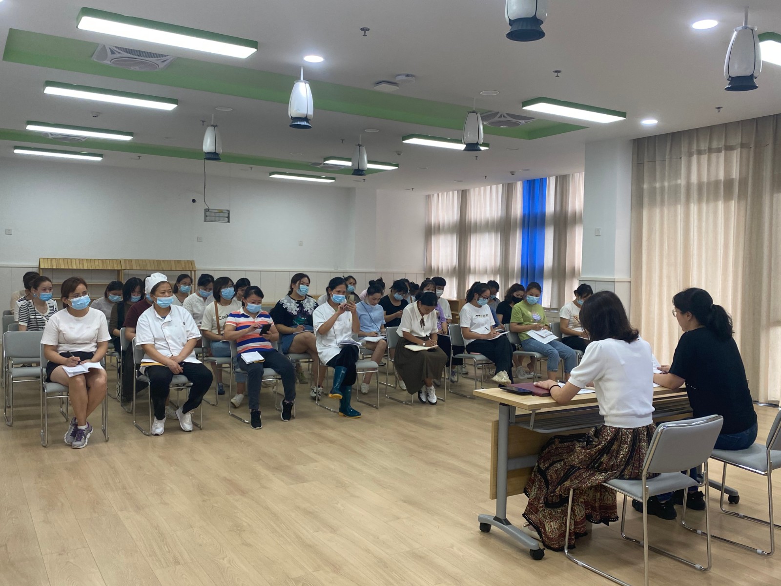 【枫香栖幼】不忘初心，爱与责任同行  ——记栖霞幼儿园翡翠天域园警示教育专项活动