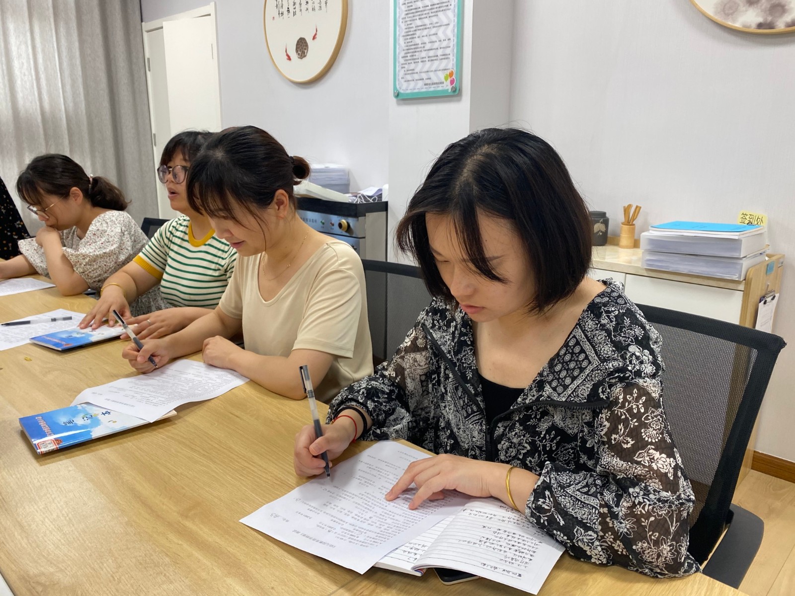 【枫香栖幼】更新教育观念 提高教育技能  ——记栖幼翡翠天域园师德师风专项学习之《幼儿园教育指导纲要》简析