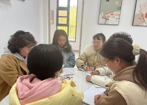 【枫香栖幼】立足课程发展 聚焦课程审议——栖霞幼儿园翡翠天悦园小班年级组课程审议活动（二）