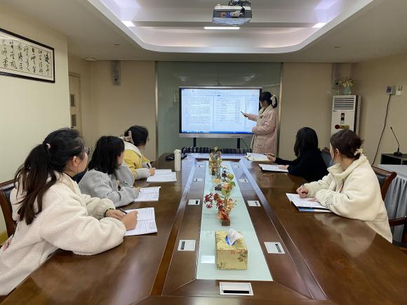 【枫香栖幼】追随儿童 观察先行——栖霞幼儿园五福园游戏组教研活动（一）