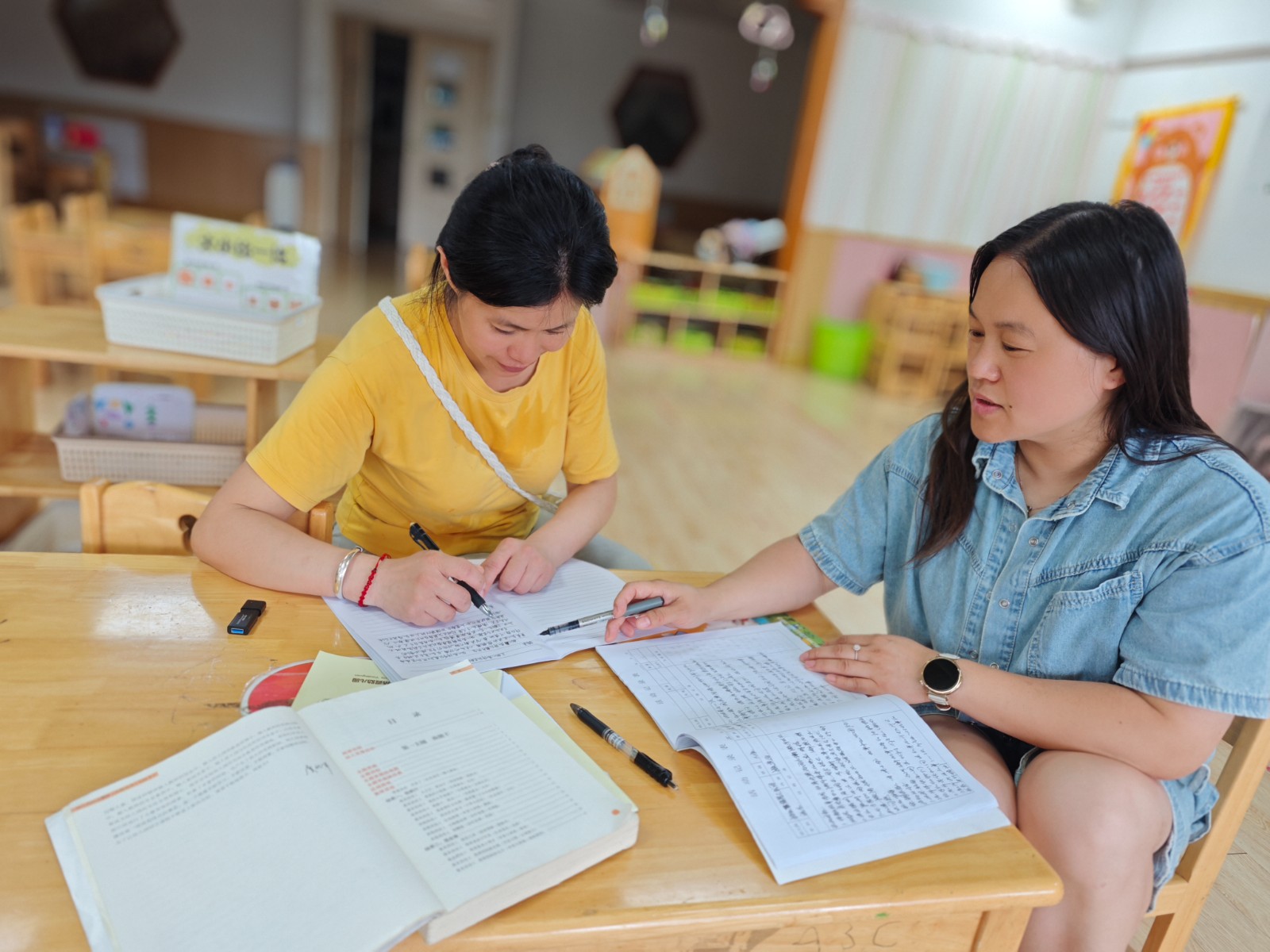 【枫香栖幼】齐思共研 审议前行 ——栖幼五福园小班《我有六个宝》课程审议