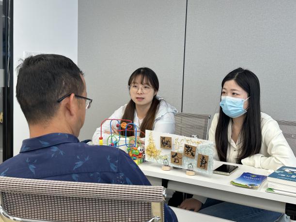 250510护幼有方筑根基，以爱为航育新禾--栖霞幼儿园团员社会实践暨家长咨询志愿服务活动_html_2a1d055f.jpg
