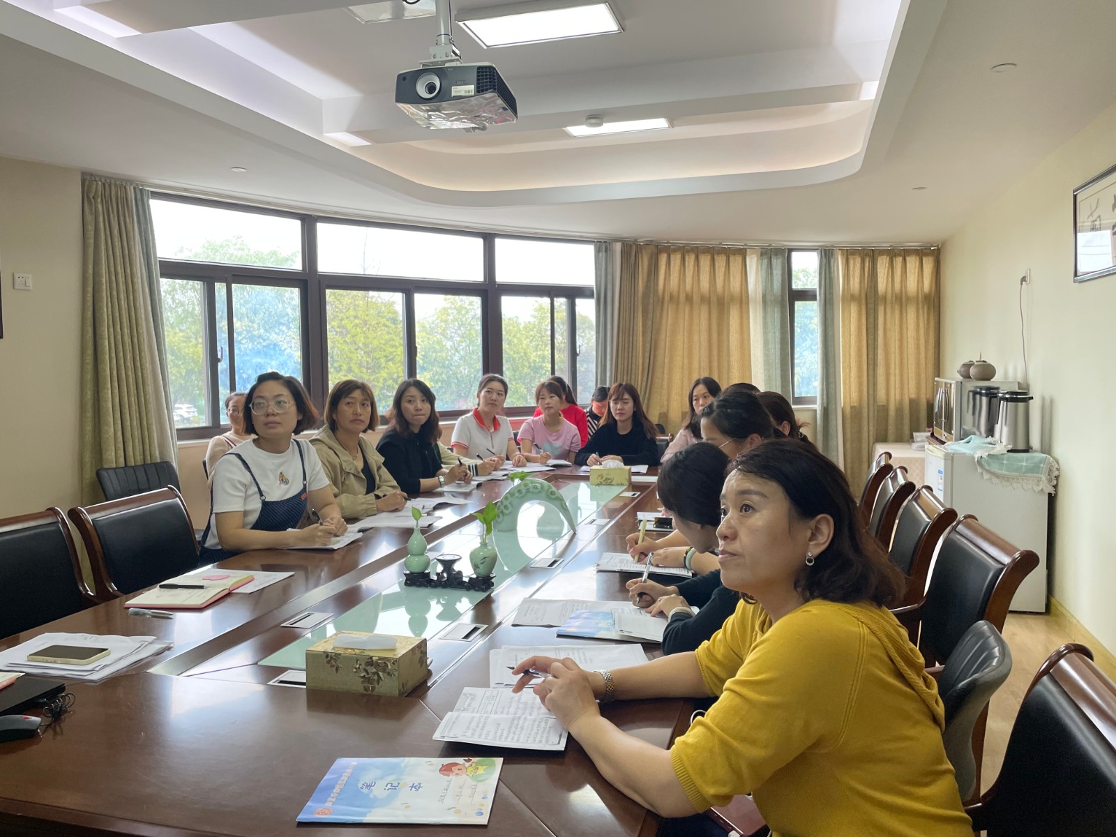 【枫香栖幼】规范业务文本 促进质量提升  ——记栖霞幼儿园五福园业务学习活动