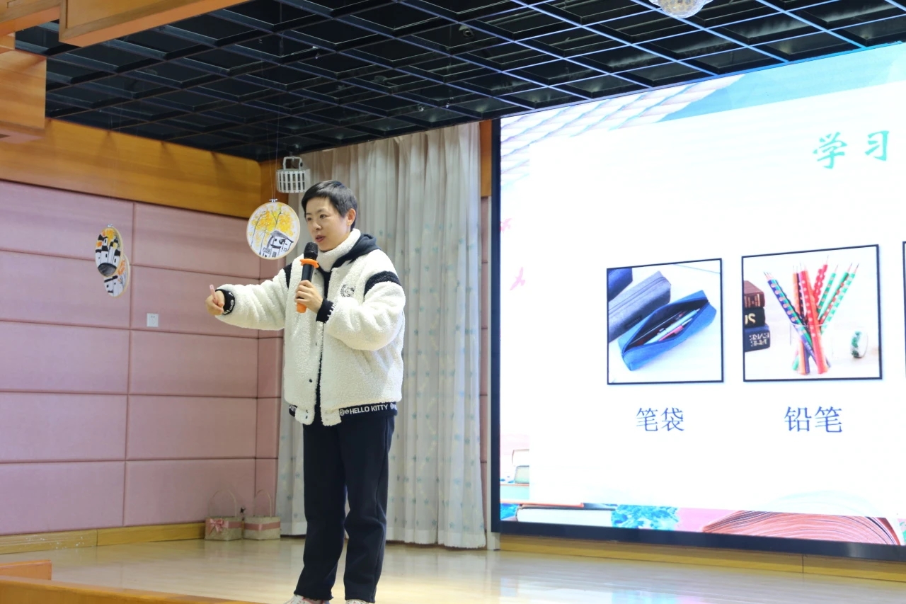 231208传播教育好声音  凝聚育人新力量——栖幼红枫分园“风行讲师”进校园暨家长学校活动 - 副本_html_m3ac8fcad.jpg