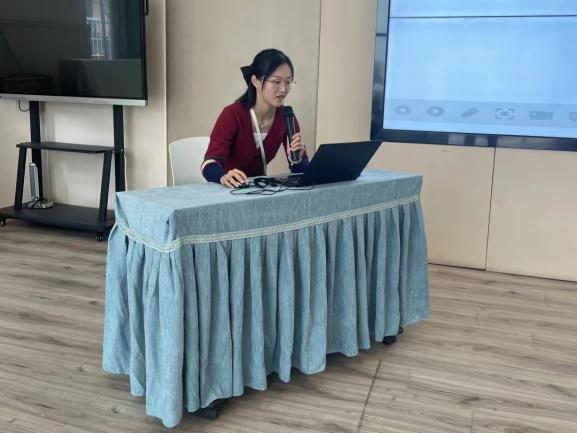 231027以微见著 助力儿童发展——栖霞幼儿园石埠湾园小班微型家长会活动_html_m1e7bb05d.jpg