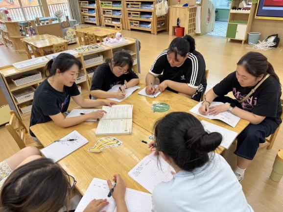 【枫香栖幼】聚力课程审议 护航新生入园