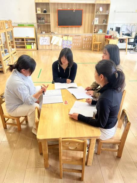 251009聚焦问题 聚力师幼共成长——栖霞幼儿园翡翠天域园中班年级组课程审议_html_m6d8f9bd3.jpg