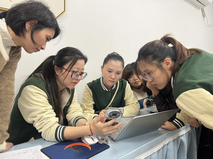 241024关注成长 档案记录——栖幼翡翠天域园电子成长档案制作培训_html_4b4d5c99.jpg