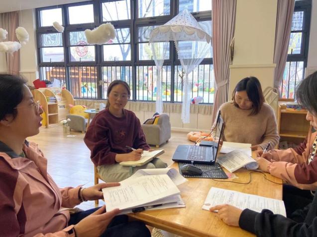 【枫香栖幼】课程审议 助力成长  ——栖霞幼儿园翡翠天悦园课程中心组活动