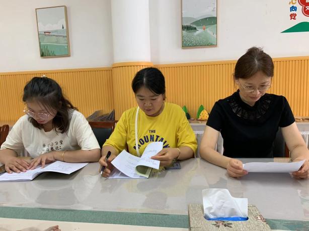 【枫香栖幼】教研总结 再促成长  ——栖幼红枫园语言领域教研组活动（五）