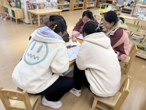 【枫香栖幼】聚焦中班课程 共研主题审议  ——栖霞幼儿园云栖园中班年级组课程审议活动