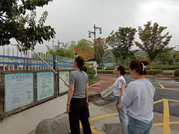 220830安全是我家 平安靠大家——栖霞幼儿园红枫园安全检查工作（有图）_html_75d6278e.jpg