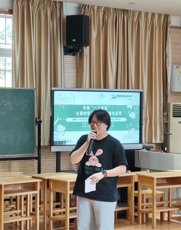 完善“一个经验”，深化课标实践——栖霞区小学语文高年段主题教研暨黄文峰名师工作室主题活动_html_3fc1ec28.jpg