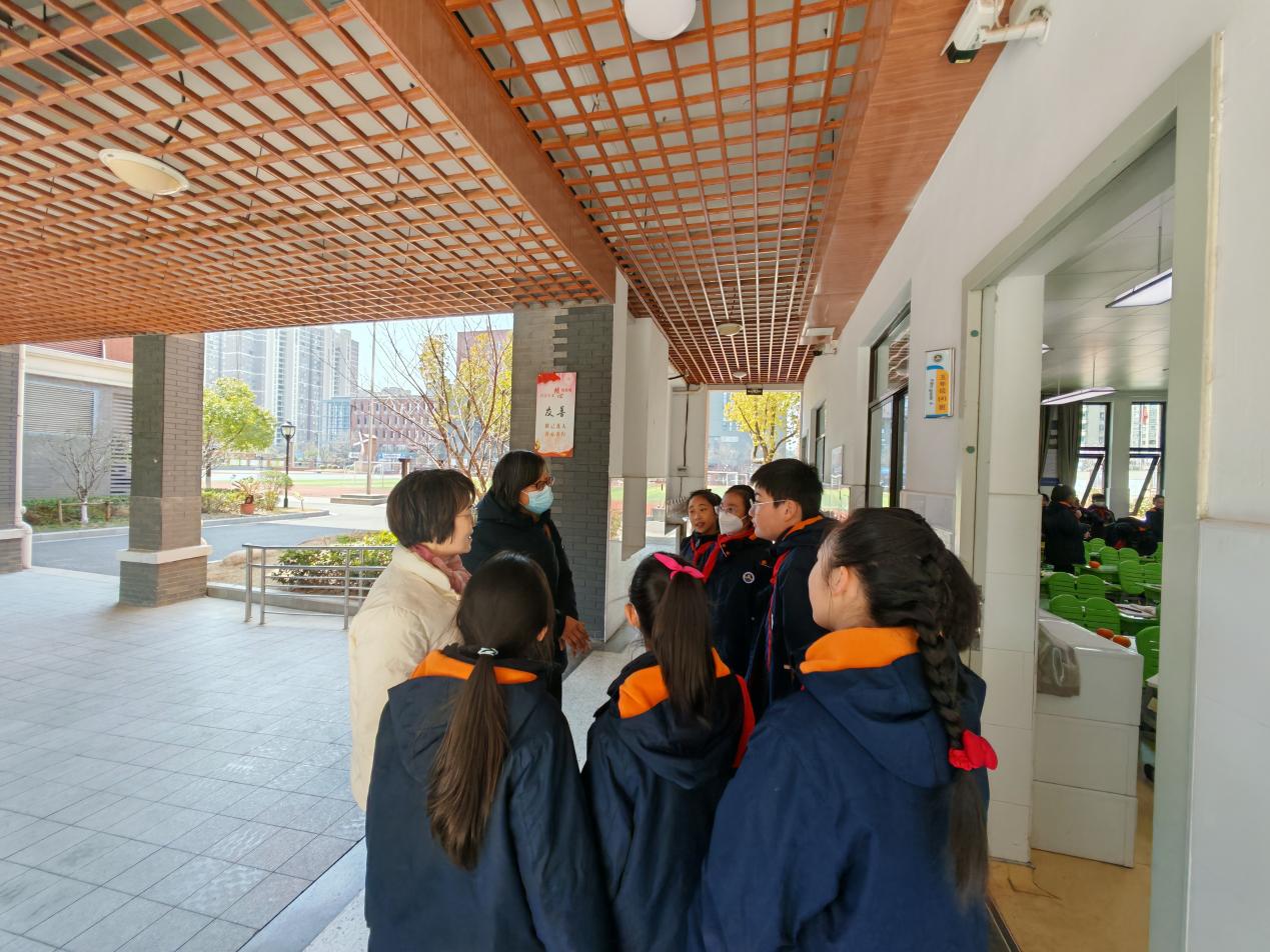 【湖畔·协同育人】安全督查筑防线，携手共育护成长——金陵小学（仙林湖校区）3月专项督导_html_2aa545b1.jpg