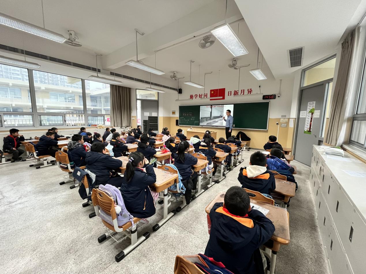 【湖畔•家校共育】二（21）班家长进课堂活动_html_67f58e8.jpg