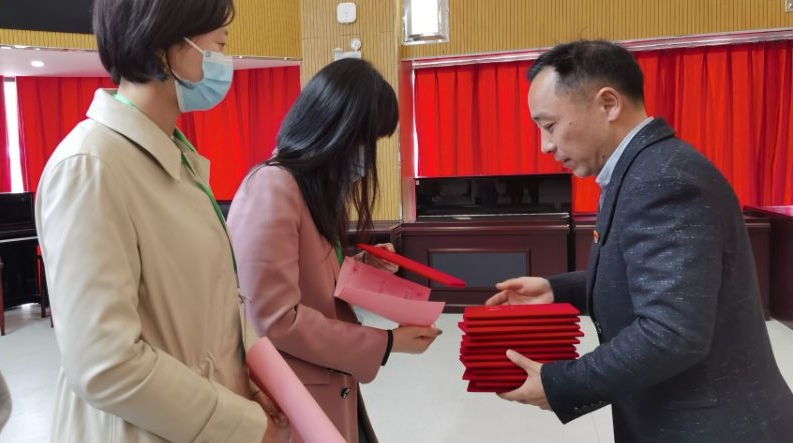 【博学广志】食安广志 家校同行——记金陵小学广志路校区第一届膳食委员会第二次会议_html_m730f0fd5.jpg