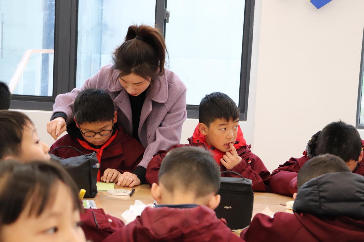 【广志特色教师】百草助力 艺趣无限-记金陵小学（广志路校区）特色教师赵晓萌_html_211ff140.jpg