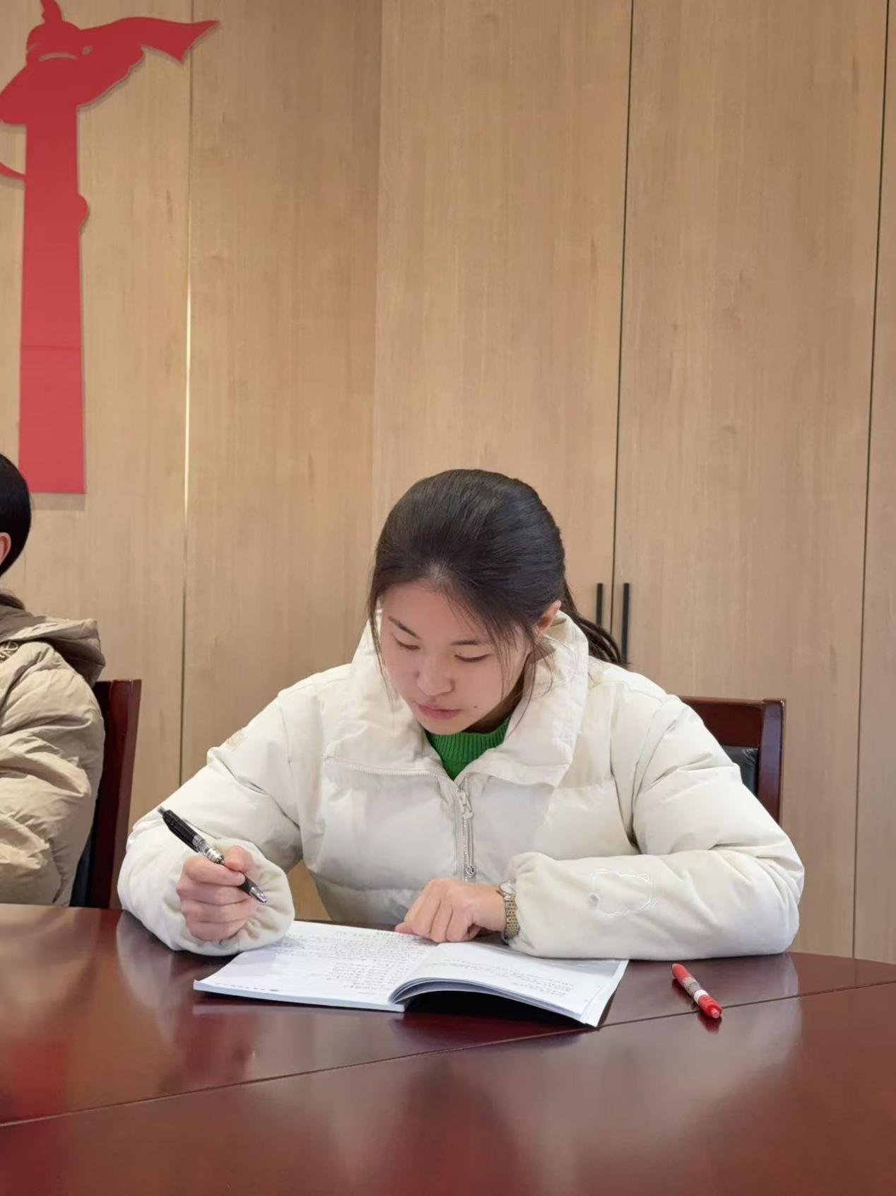 【湖畔·队伍建设】教研领航新出发  笃行致远共成长——金陵小学(仙林湖校区) 2024-2025学年第二学期期初教研组长会_html_3ae7d47f.jpg