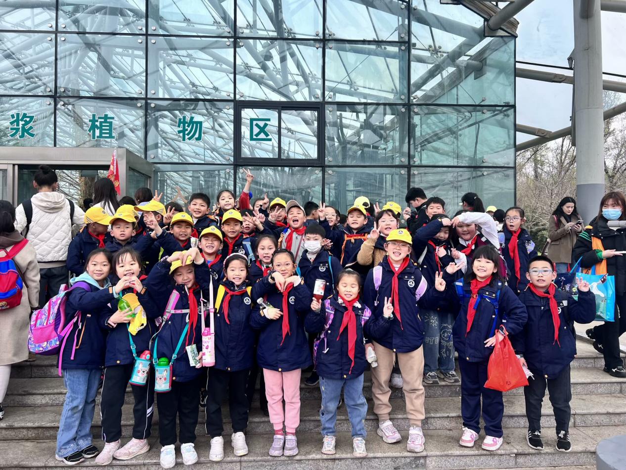 【湖畔·学生活动】春风拂面，学子欢腾——记金陵小学（仙林湖校区）二年级综合实践活动_html_5664d3d5.jpg