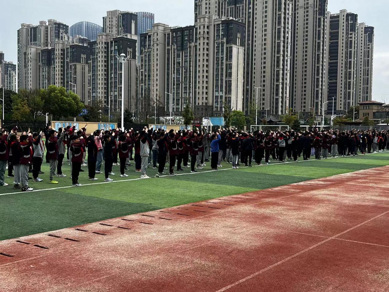 【博学广志】 羽球飞舞，青春激昂：我校区第三届羽毛球班级联赛开幕式圆满举行_html_4be15d03.jpg