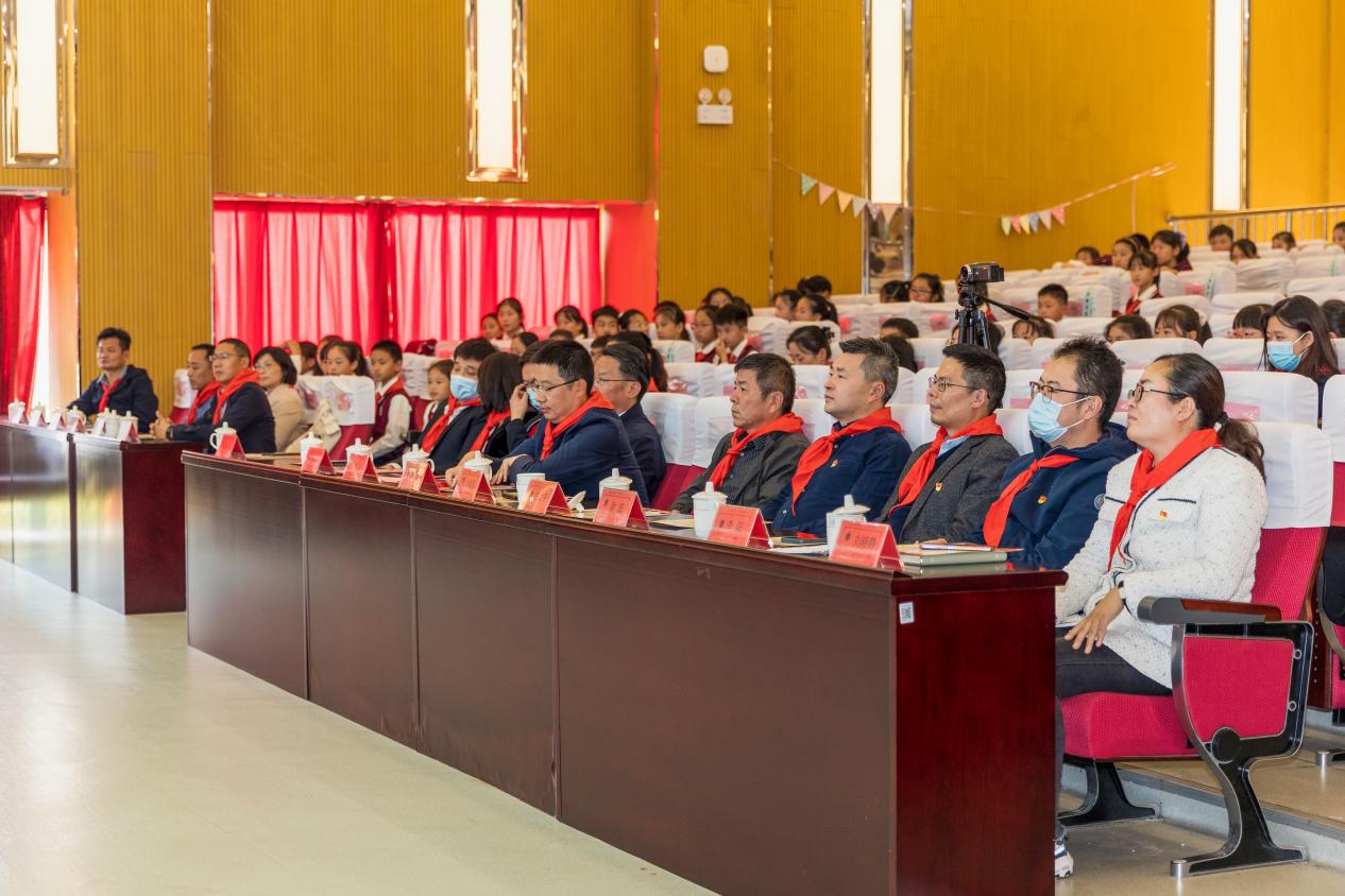 【博学广志】拥抱新时代 奋进新征程——中国少年先锋队南京市金陵小学第三次代表大会成功召开_html_3075dd89.jpg