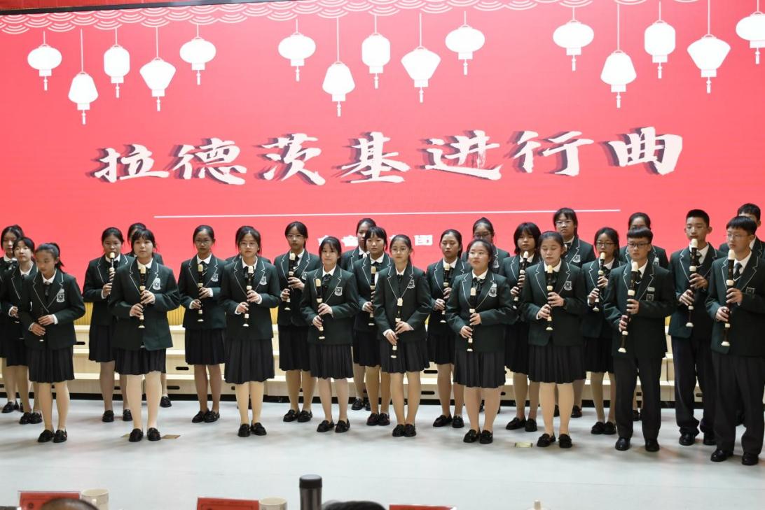 2_【博学广志】笛韵悠悠伴成长——栖霞区第三届中小学课堂小乐器合奏比赛_html_m7d7ff05f.jpg