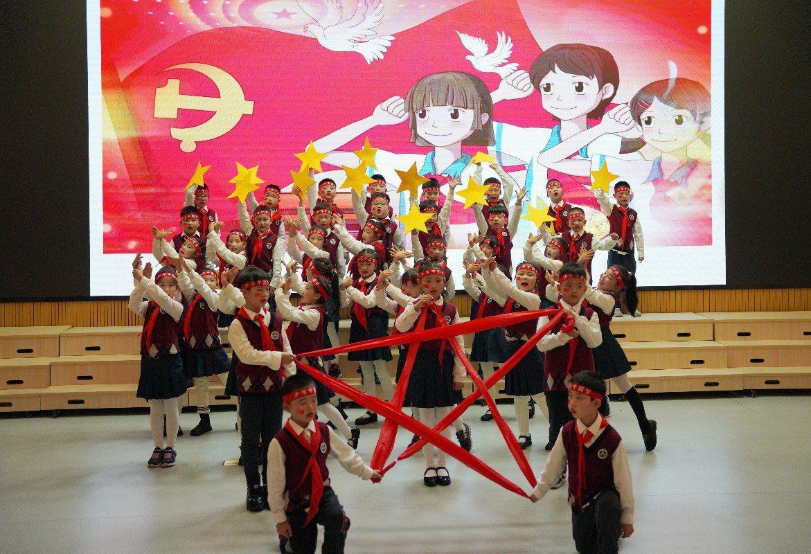 【博学广志】礼赞二十大  歌声伴成长——金小广志路校区第三届广志艺术节暨“萌娃唱红歌”主题活动二年级歌唱专场_html_m6f75467e.jpg